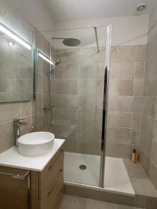 B&B / Chambres d'hotes LE CLOS DE LA CATHEDRALE : Chambre Double Familiale