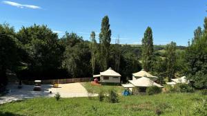 Campings Camping Le Bourdieu : photos des chambres