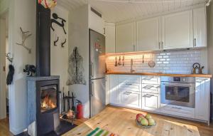 2 Bedroom Beautiful Home In Fjällbacka