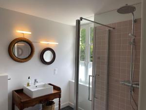 B&B / Chambres d'hotes La Grimaudiere : Grande Chambre Double 