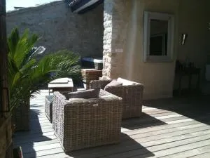 Appartement rooftop avec jacuzzi dans château - Issirac