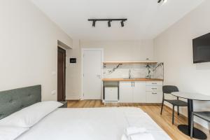 Lucas Central Stylish Studio