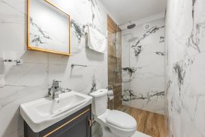 Lucas Central Stylish Studio