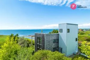 La Maison de l'Échouerie on Chaleur Bay Seaside - Carleton sur Mer