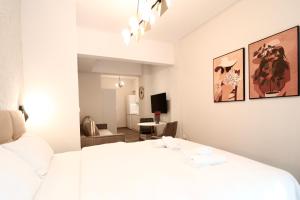 F & B Collection - Elegant Flats