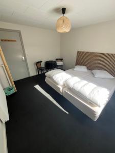 Folsted - Værelse 202 fri parkering