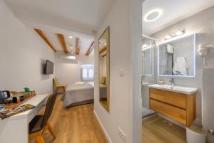 Palazzo Maineri Superior Double Room