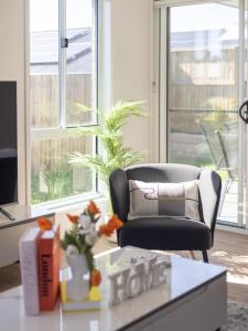 Brand New Comfy Home 4Bedroom designer furniture