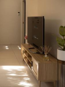 3BD Townhouse close to shops, transport with carpark