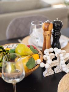 Convenient Brandnew 4 Beds House, 5 mins to mall