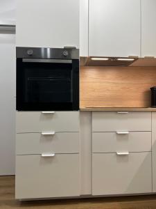 Apartment A l Modern Stay with Parking