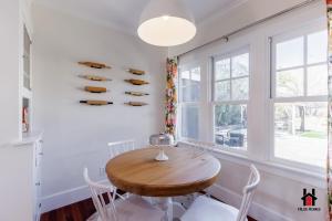 Remodeled 1920s Bungalow and Retro Casita, Hammock