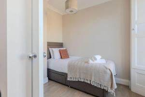 Dragon Suites - Edinburgh City Centre 2 Bed Apartment