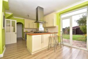 5 bedroom family home, dartford