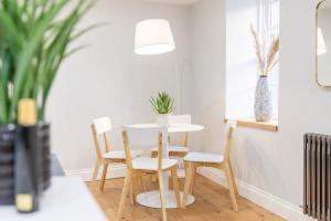 Dragon Suites - Yukina Suite - 2 bed city centre house with garden