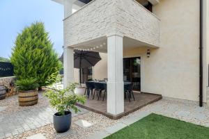 Romantic villa with pool, surrounded by greenery in complete privacy-by TRAVELER tourist agency Krk -ID 2408