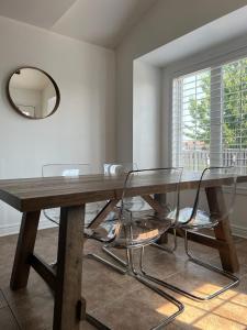 Modern Detached Home in the Suburbs of Toronto