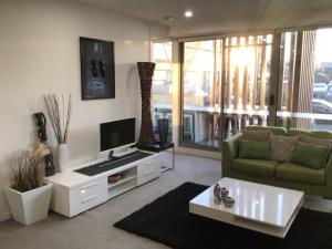 Bundoora Uni Hill 2bdr 2bth 1car