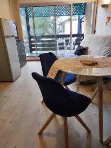 LE COURANT D'HUCHET - Мольєтс-е-Маа