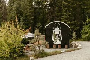 The Camp Haus A Montana Tiny Cabin Forest Retreat - Elmo