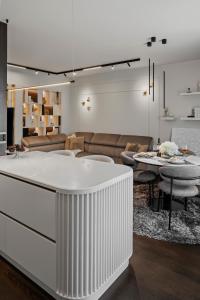 Mido Bird Luxury Apartment with Private Parking & Self Check-in