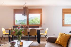 Casa acollidora i familiar amb jardi i barbacoa