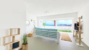 Casa do Pico by Casas dos Lebre - Camacha