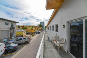 Studio with Balcony and Parking - M47