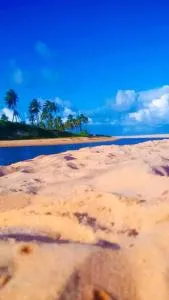 Casa com quatro quartos 3 suítes com ar e piscina particular - Massarandupio