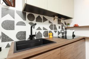 La verita 1 st line with garden