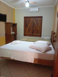 Pousada e Camping Claro Casa de Pedra de Delfinópolis -MG