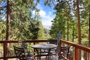 6 Mi to Pinecrest Lake Cozy Cabin in Cold Springs - بينيكريست