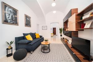 Central Liberty Square JF Kennedy apartment - By OpenHouse