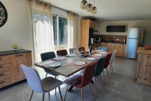 Maisons de vacances Gite au bord du lac - 4-10 pers - La Roche sur Yon : photos des chambres
