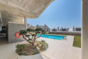 Panoramic sea view 4 Bedroom stupa Duplex with Jacuzzi