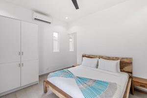 4-BD Home with Pool Walk to Beach