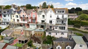 Dorset House, Salcombe, with Free Parking