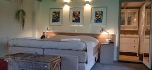 Deluxe Double or Twin Room with Garden View room in B&B Landgoed Matanze