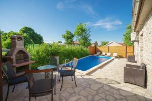 House Stone Curlew 5