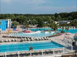 Villages vacances Mobil home camping la reserve Gastes : photos des chambres