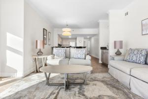 Jade East Towers 0940 by Newman-Dailey