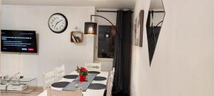 Appartement Lille WIFI Parking by Servallgroup