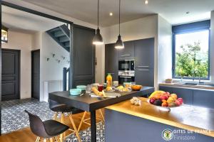 Maisons de vacances Magnifique demeure a 15 min des plages 12 adultes : photos des chambres