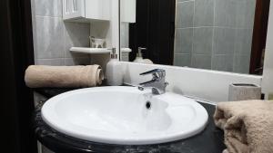 Angelas Apartment near Airport-Expo-Sea