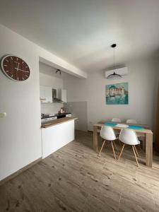 Seaesta Holidays Nika