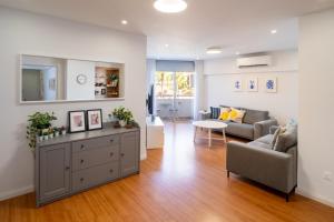Finikoudes 3 Bedroom Seaview Flat
