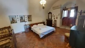 Stone House Foteini & Konstantinos quiet area, relaxation, beautiful garden - Leonidion (Leonidio)