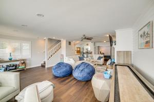 Waterfront ‘Clarklake Escape’ - Deck, Dock & Views