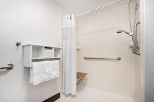 Queen Room with Mobility Access/Non-Smoking room in Hampton Inn Boulder/Louisville