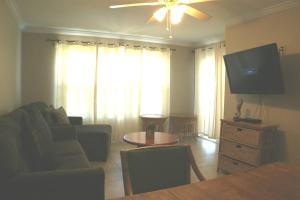 GV502 LUXURIOUS CONDO 3 min walk to beach, next Beach Park Isla Blanca